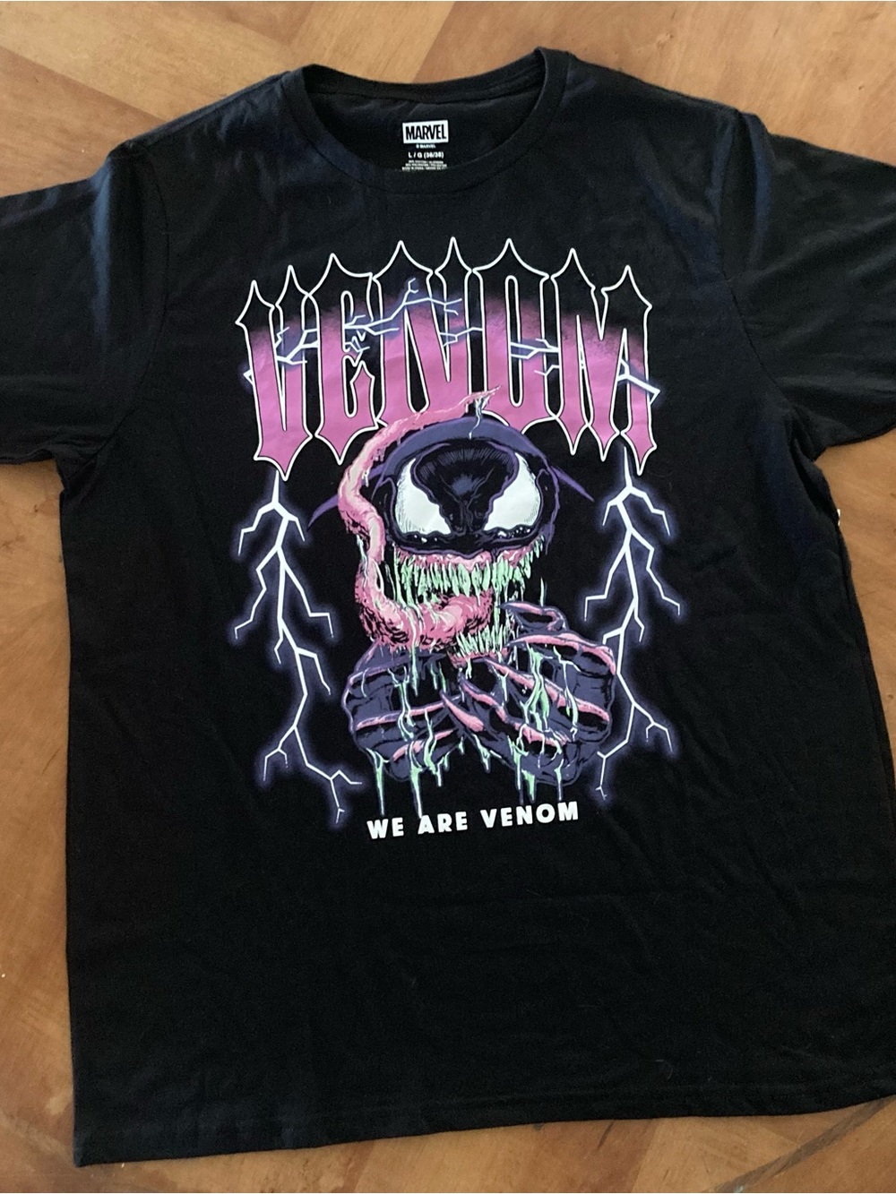 L Marvel Black Venom Graphic Tee with lightning